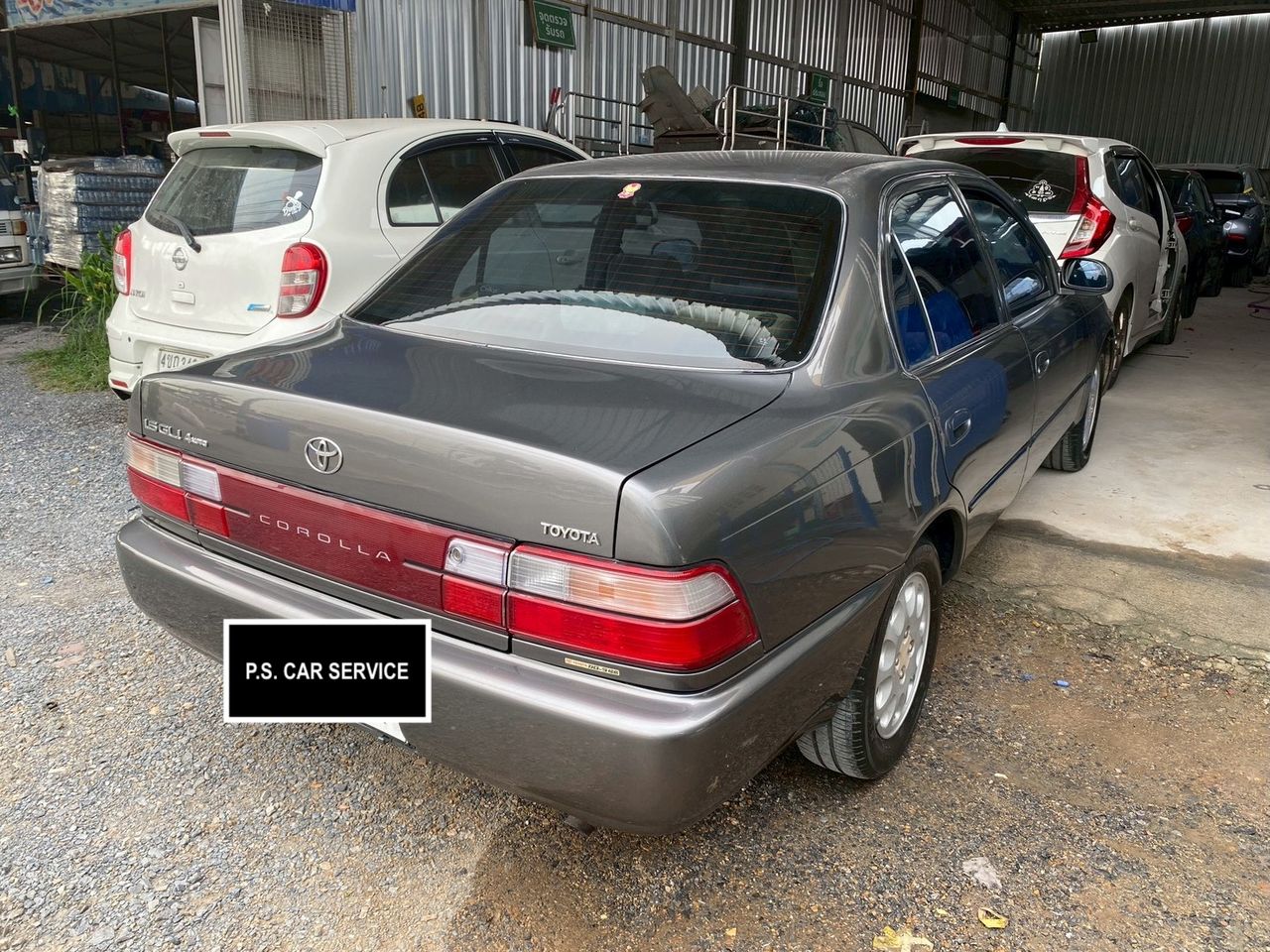 หลังซ่อมตัวถังท้ายและทำสีใหม่ Toyota Corolla E100