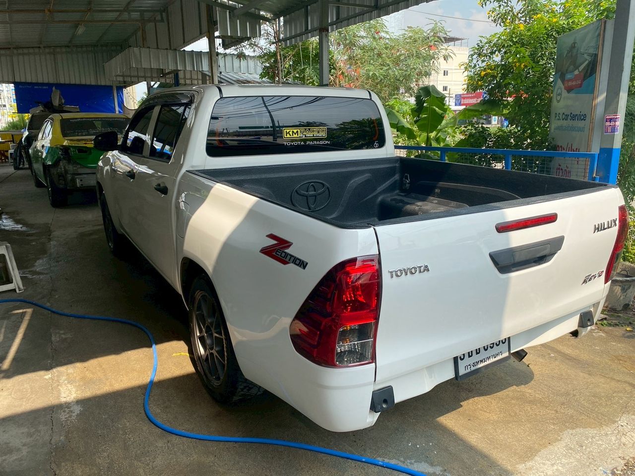 หลังเคาะและทำสีกระบะซ้าย Toyota Hilux REVO Z Edition