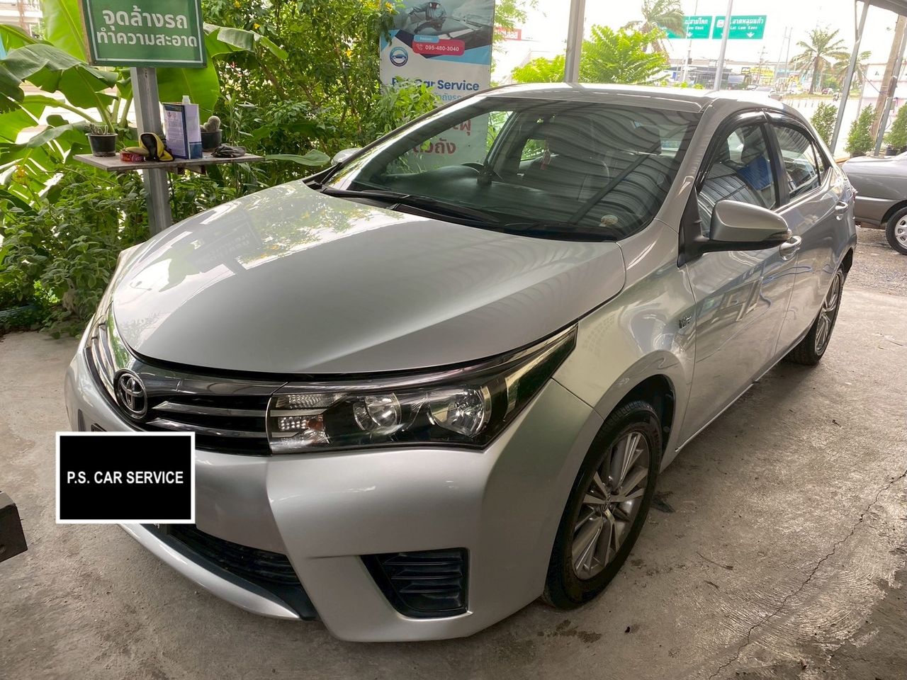 หลังเปลี่ยนสี Toyota Corolla แท็กซี่ เป็นสีเงิน ทำสีรอบคัน